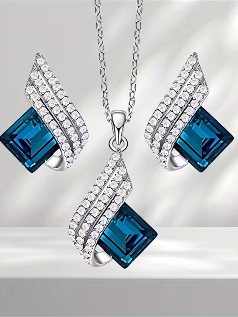 Luxurious Blue Angel Wings Pendant Necklace & Earrings Set - NEW